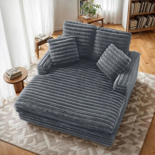 Chaise Lounge with 4 Pillows